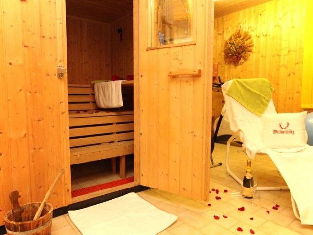 sauna-1.jpeg